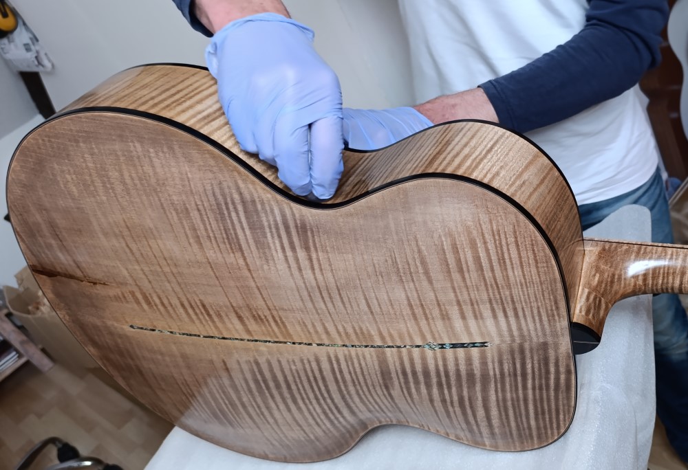 Fabrication_en_cours_Guitare_Archtop_ Guitare_jazz_17_pouces_D.Simon_Luthier_Archtop_guitare_scultée_mains_vernis_gomme_laque Fabrication_en_cours_Guitare_Archtop_17_pouces_D.Simon_Luthier_Archtop_guitare_scultée_mains_vernis_gomme_laque Fabrication_en_cours_Guitare_Archtop_ Guitare_jazz_17_pouces_D.Simon_Luthier_Archtop_guitare_scultée_mains_vernis_gomme_laque Fabrication_en_cours_Guitare_Archtop_17_pouces_D.Simon_Luthier_Archtop_guitare_scultée_mains_vernis_gomme_laque