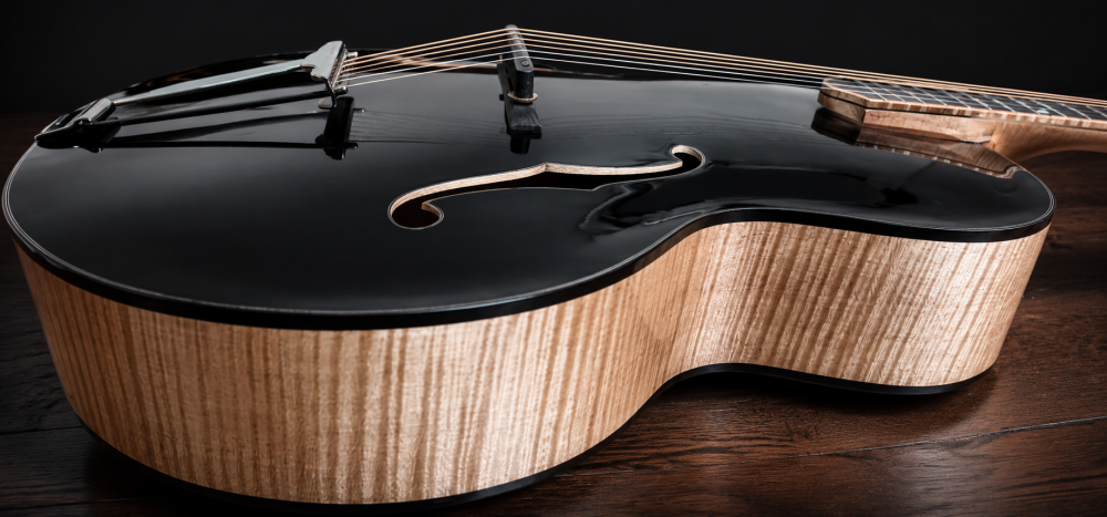 Harmonic_Pearl_Guitare_jazz_Archtop_17_pouces_D.Simon_Luthier_Archtop_guitare_scult�e_mains_vernis_gomme_laque