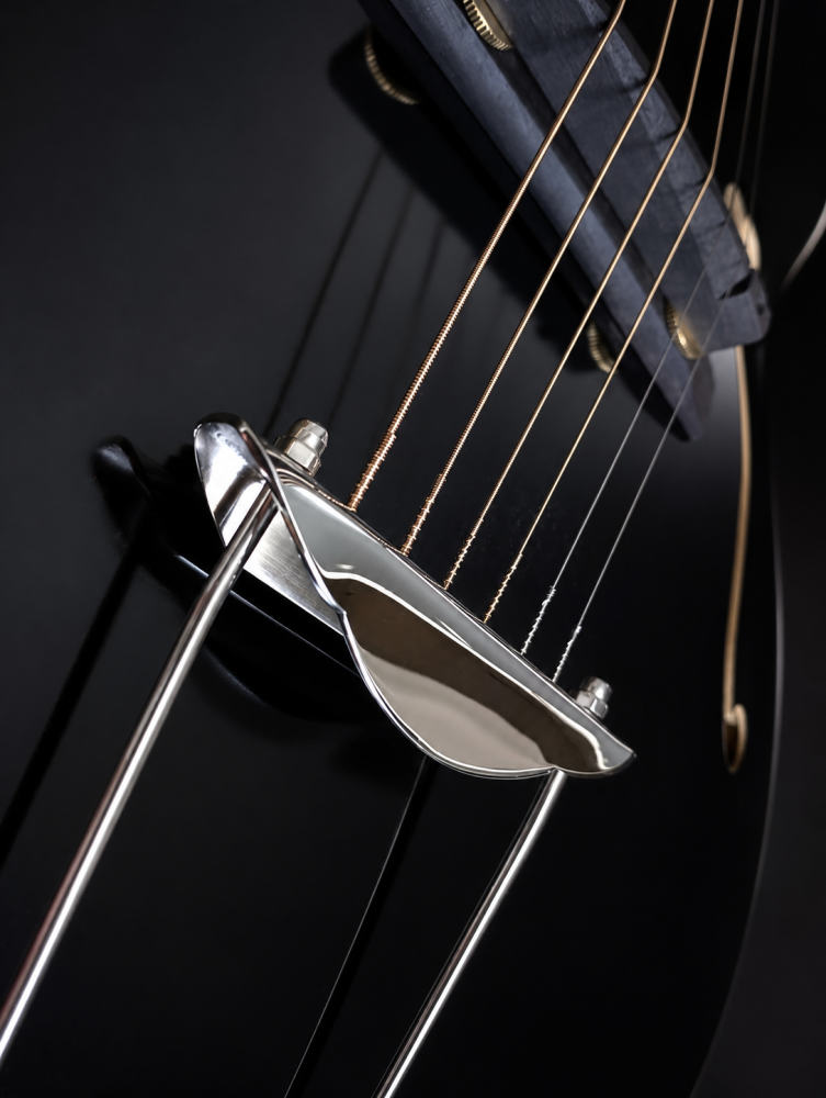 Harmonic_Pearl_Guitare_jazz_Archtop_17_pouces_D.Simon_Luthier_Archtop_guitare_scultée_mains_vernis_gomme_laque Harmonic_Pearl_Guitare_jazz_Archtop_17_pouces_D.Simon_Luthier_Archtop_guitare_scultée_mains_vernis_gomme_laque