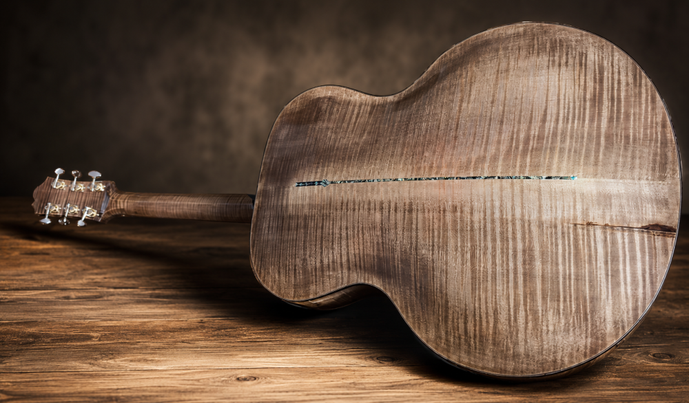 Harmonic_Pearl_Guitare_jazz_Archtop_17_pouces_D.Simon_Luthier_Archtop_guitare_scult�e_mains_vernis_gomme_laque