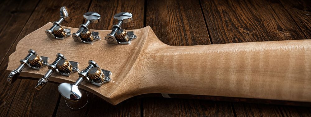 Louisiane_Guitare_jazz_Archtop_17_pouces_D.Simon_Luthier_Archtop_guitare_scultée_mains_vernis_gomme_laque jazz_Louisiane_Guitare_Archtop_17_pouces_D.Simon_Luthier_Archtop_guitare_scultée_mains_vernis_gomme_laque